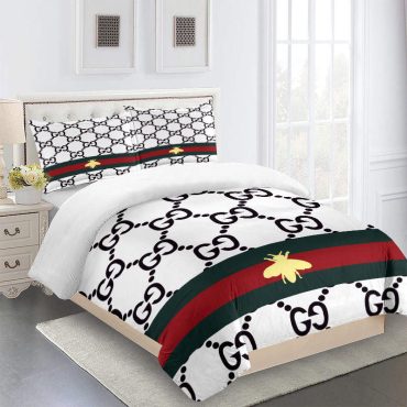 Gucci Bedding Set White And Black Red Fly Luxury Bed Sheets Diverse Design and Materials