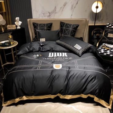 Luxury Christian Dior Brand Type Bedding Sets Duvet Cover Dior Bedroom Sets Diverse Design and Materials 01