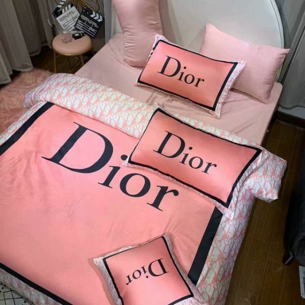 Luxury Christian Dior Brand Type Bedding Sets Duvet Cover Dior Bedroom Sets Diverse Design and Materials 03
