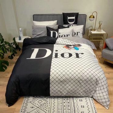 Luxury Christian Dior Brand Type Bedding Sets Duvet Cover Dior Bedroom Sets Diverse Design and Materials 04