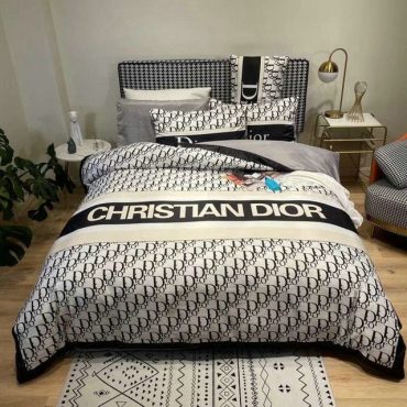 Luxury Christian Dior Brand Type Bedding Sets Duvet Cover Dior Bedroom Sets Diverse Design and Materials 05
