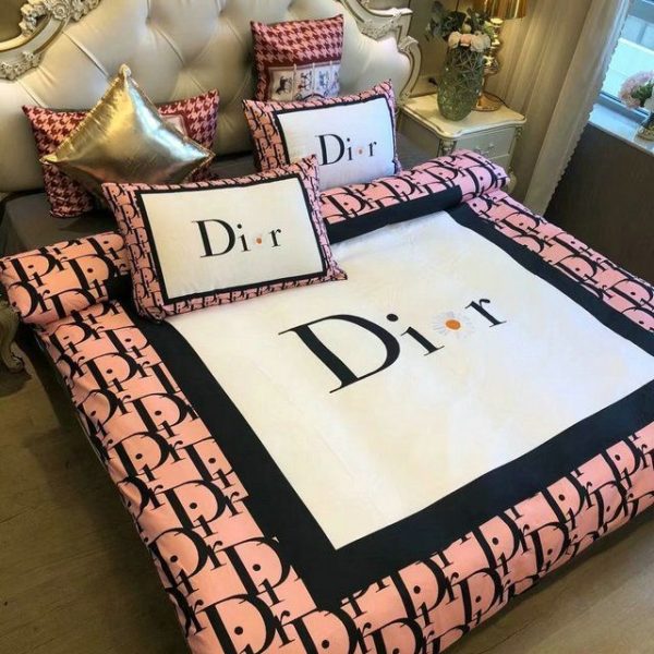 Luxury Christian Dior Brand Type Bedding Sets Duvet Cover Dior Bedroom Sets Diverse Design and Materials 06