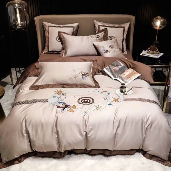 Luxury Gc Gucci Type 138 Bedding Sets Duvet Cover Luxury Brand Bedroom Sets Diverse Design and Materials