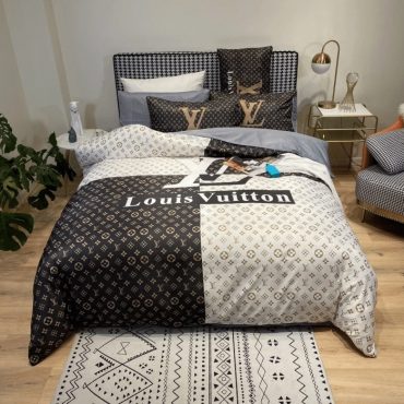 Lv Luxury Brand Lv Type 24 Bedding Sets Quilt Sets Diverse Design and Materials
